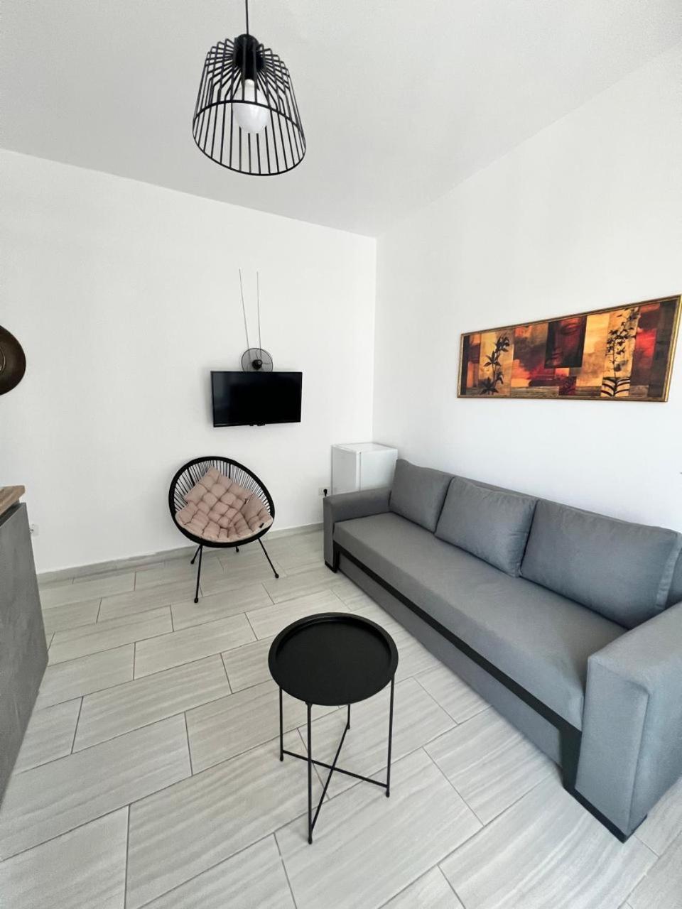 Apartment Center Himare